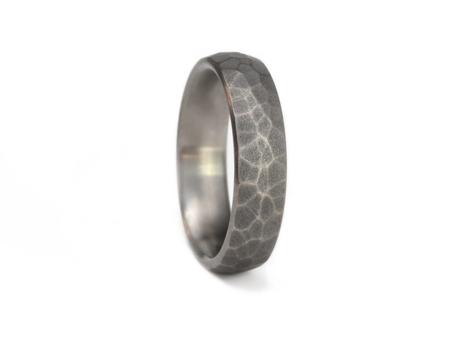 http://www.stoberi.com/cdn/shop/files/the-baldwin-dark-titanium-closeoutsample-rings-smpl-829986.jpg?v=1702596328