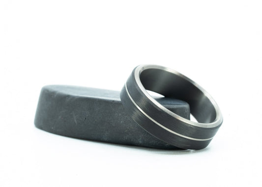 Size 9.5 Closeout Ring: "Wyndom" Carbon x Titanium